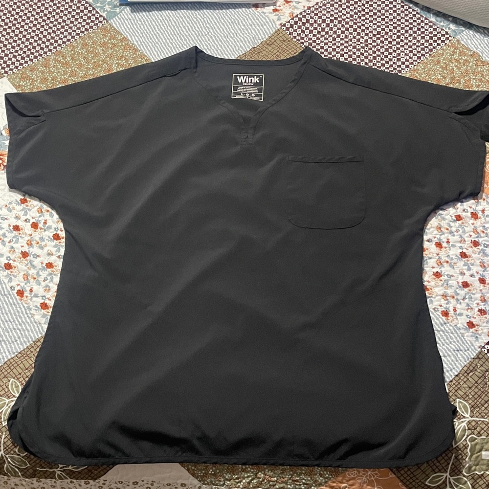 Wink women’s black scrub top XL NWOT